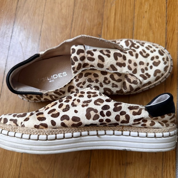 Leopard print JSlides Slip-ons - Picture 2 of 4